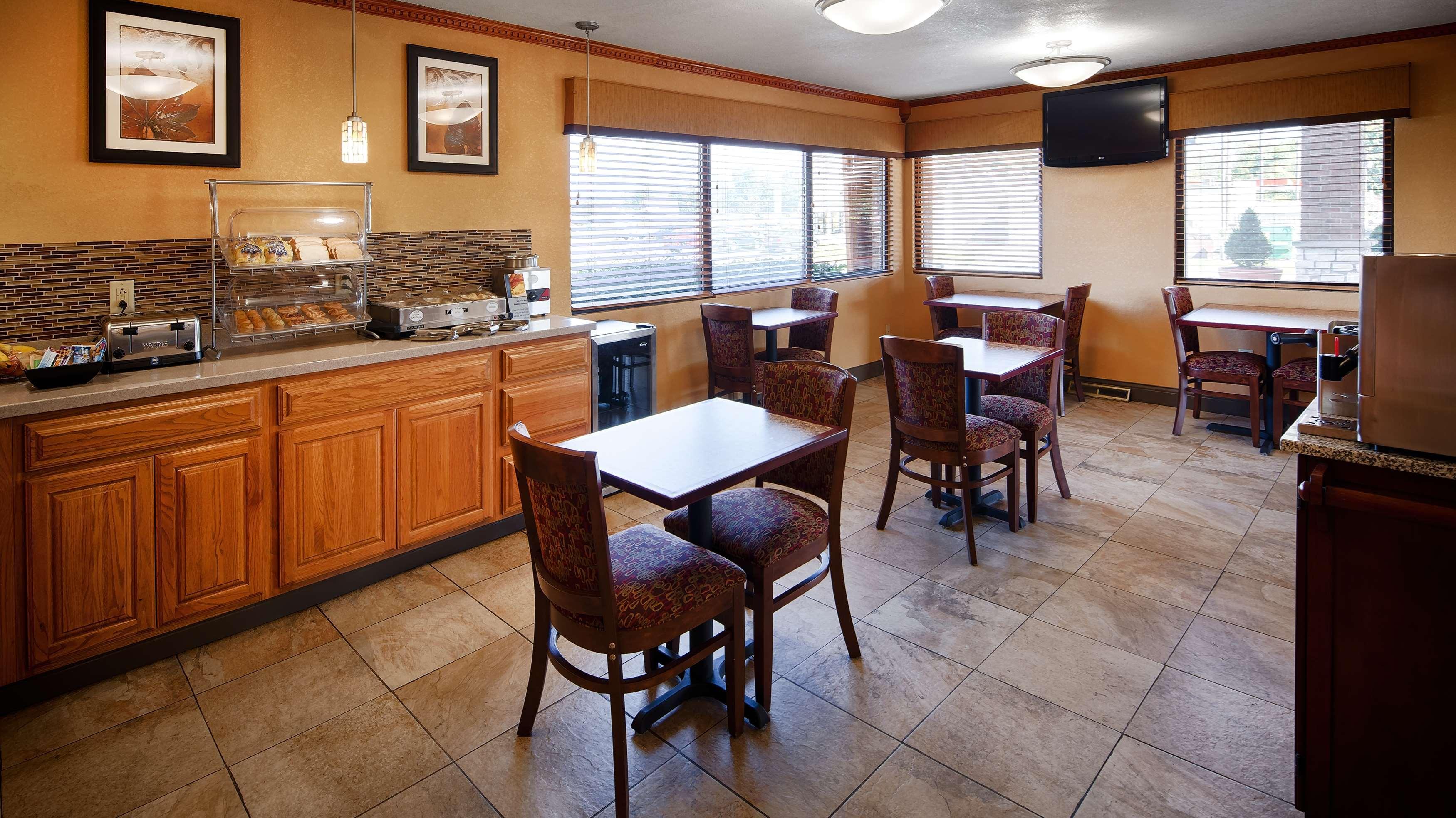 Best Western Martinsville Inn Bagian luar foto