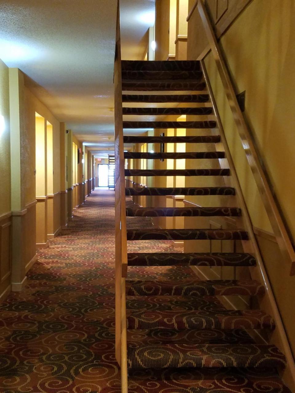 Best Western Martinsville Inn Bagian luar foto